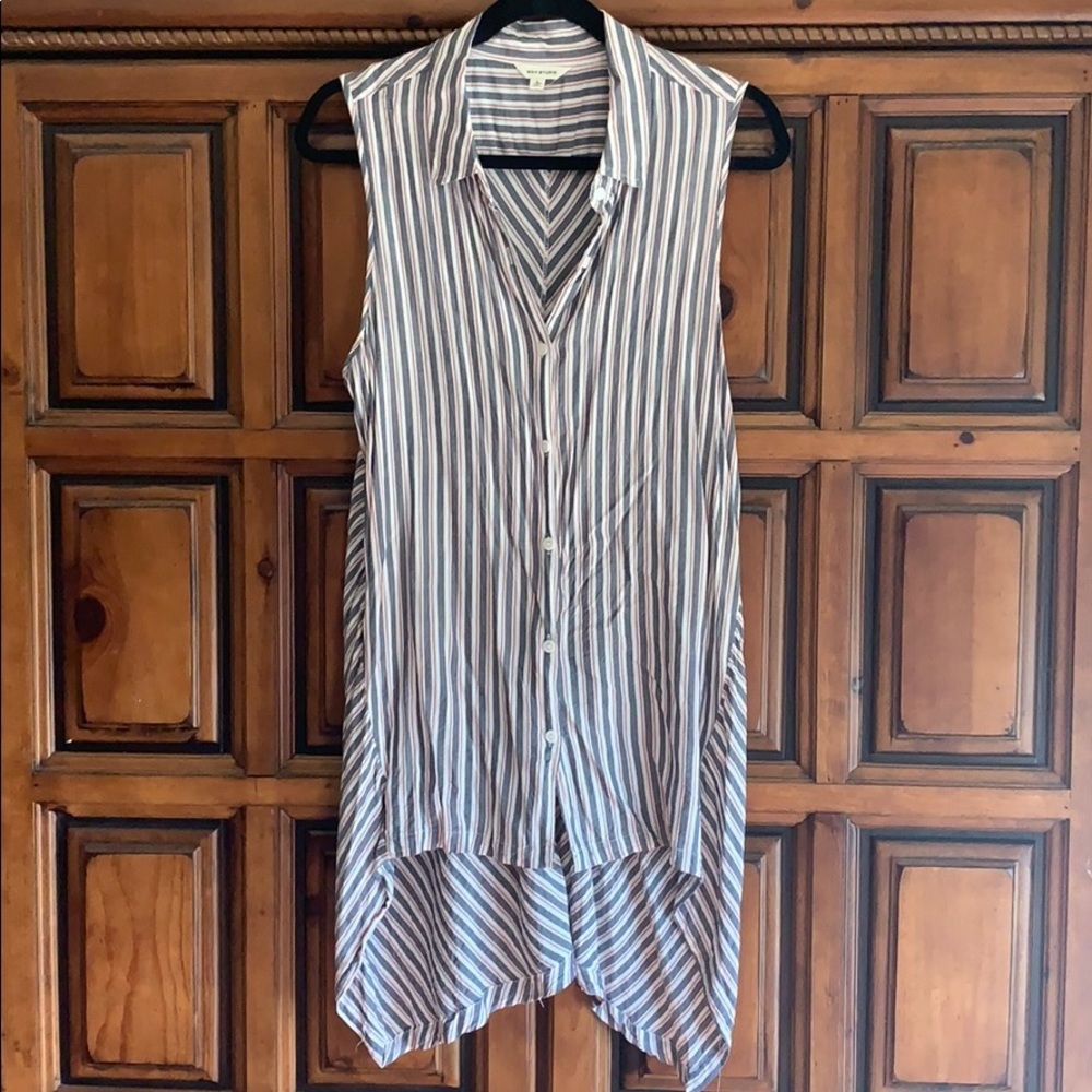 Max Studio Button Up Blouse!